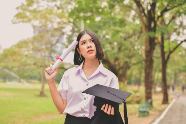 Ilustrasi fresh graduate.