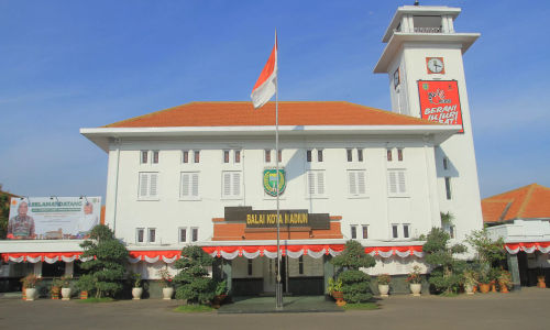 A-BALAIKOTA SURABAYA.JPG