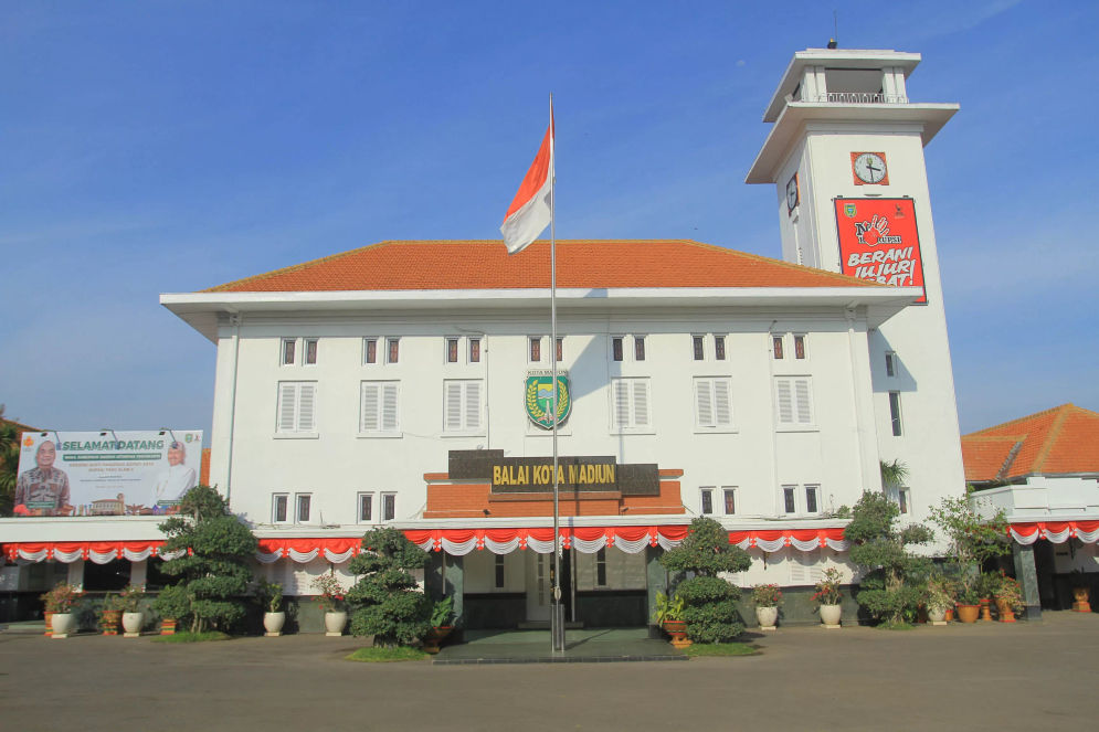 A-BALAIKOTA SURABAYA.JPG