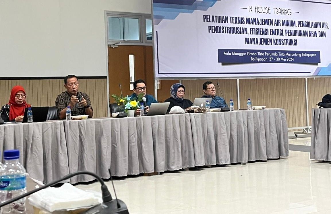 Dirut PTMB Yudi Saharuddin dalam Konferensi Pers di Aula Kantor PTMB pada Minggu 2 Juni 2024. 