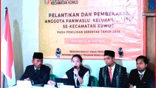 Hadapi Pemilihan 2024 Panwascam Kuwus Melantik PKD, Begini Pesan Ketua Bawaslu Mabar