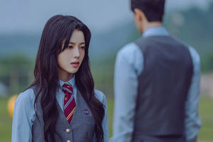 Roh Jeong-eui dalam potongan gambar dari Hierarchy di Netflix.