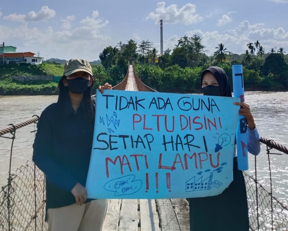 Peringati Hari Lingkungan Sedunia, Anak Padi Aksi di Depan PLTU