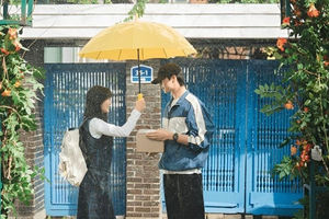 Im Sol dan Ryu Sun Jae dalam Drakor Lovely Runner.