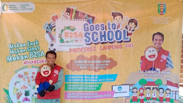 Pendongeng Lampung Jarwo Songha Mendongeng Dalam B2SA Goes to School 2024
