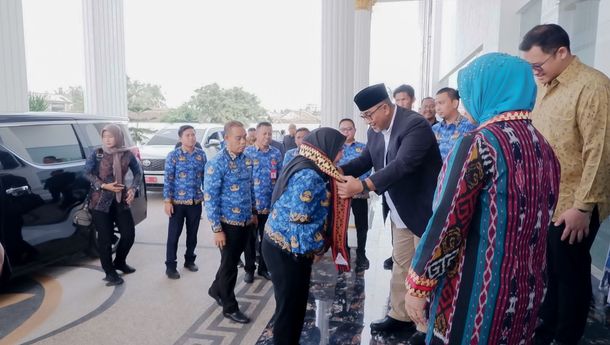 Eva Dwiana Resmikan GSG Kampus Umitra Bandar Lampung