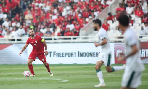 Jordi Amat pemain Timnas Indonesia membawa saat bersua Irak di Kualifikasi Piala Duni 2026. 