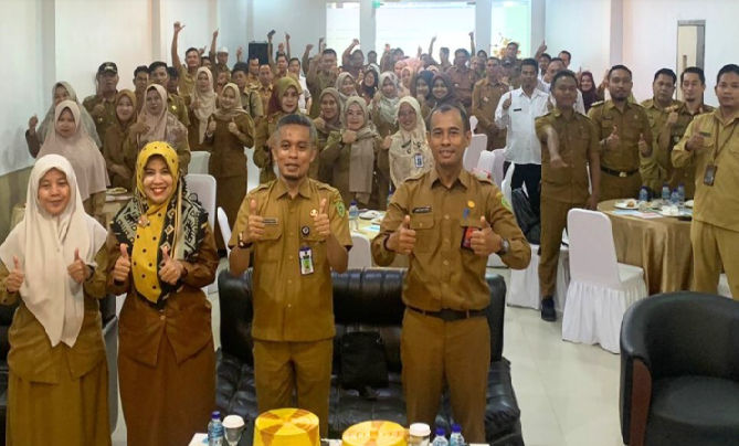 Maksimalkan Serapan PAD, Bapenda PPU Menyerahkan SPPT PBB Setiap Kecamatan