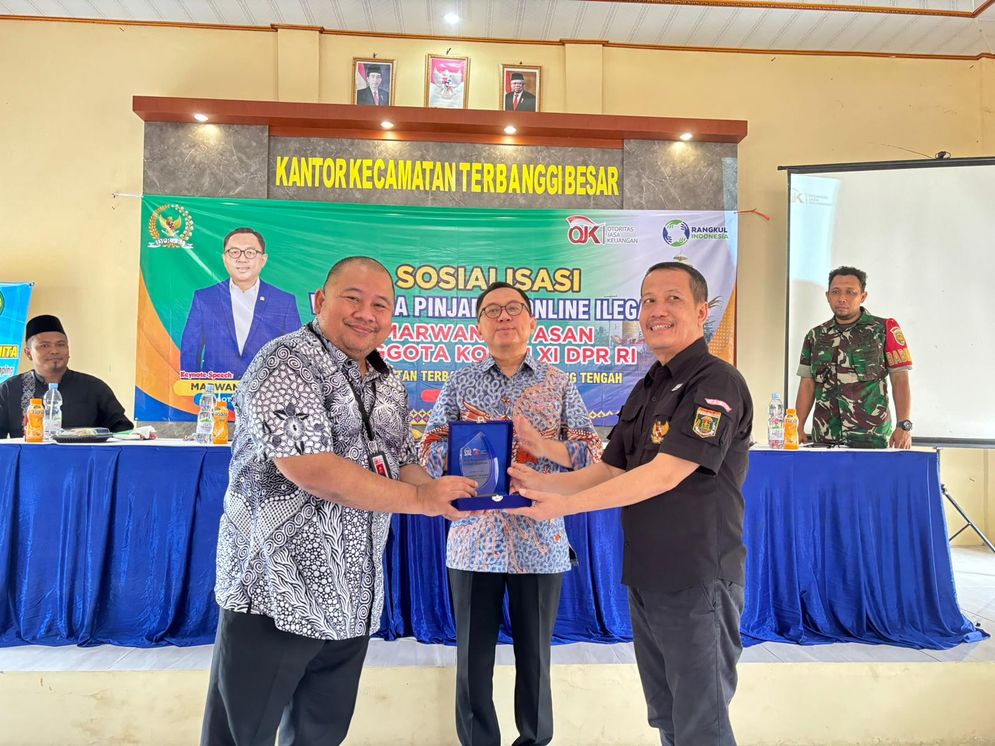 OJK Lampung bersama dengan Anggota Komisi XI DPR-RI, Marwan Cik Assan edukasi literasi keuangan 