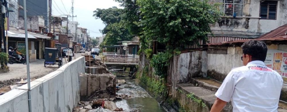  Dinas SDABMBK merespon cepat longsornya ruas jalan di Jalan Sampali