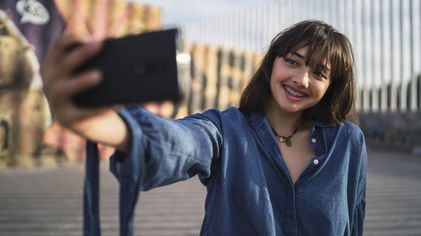 Ternyata Ini Alasan Foto Selfie Anda Buruk dan Cara Mengatasinya