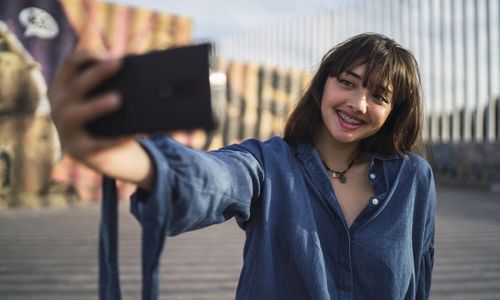Ternyata Ini Alasan Foto Selfie Anda Buruk dan Cara Mengatasinya