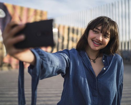 Ternyata Ini Alasan Foto Selfie Anda Buruk dan Cara Mengatasinya