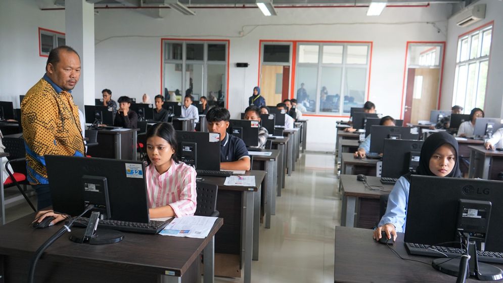 Sebanyak 559 peserta SMMPTN Barat mengikuti Ujian Tulis Berbasis Komputer (UTBK) di kampus Itera, Kamis (27/6/2024).