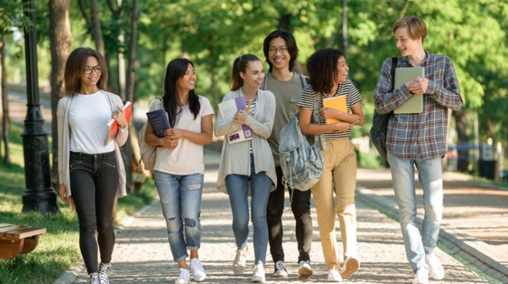 Ilustrasi mahasiswa baru.