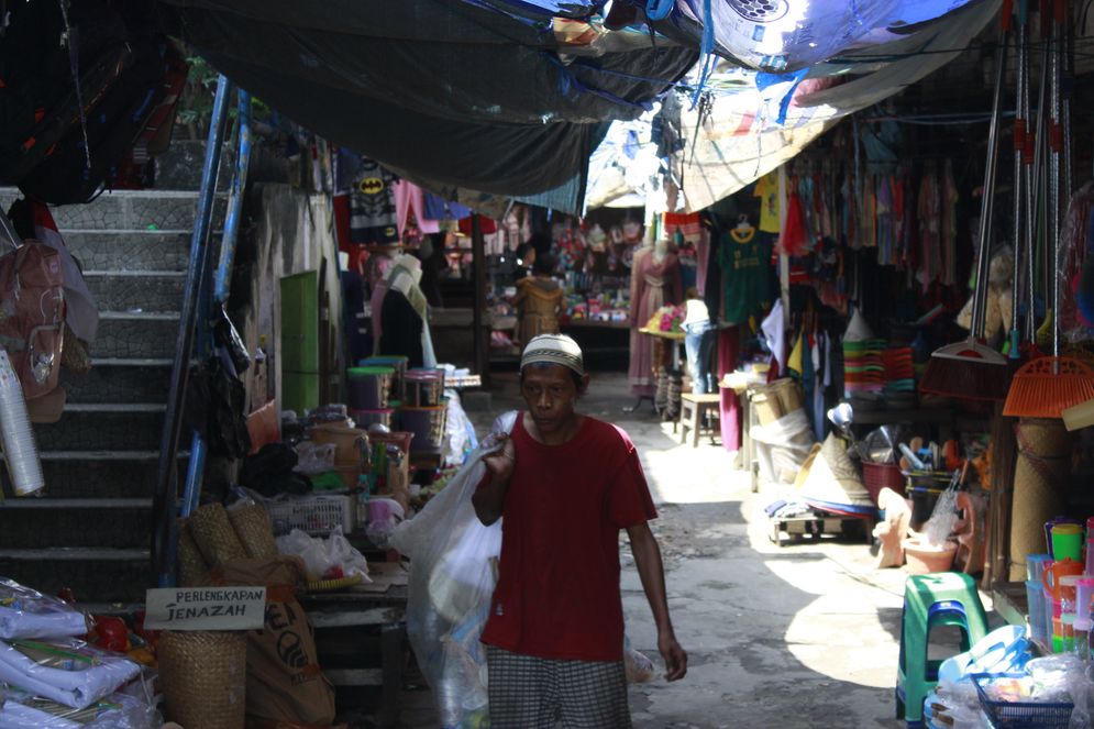 Pasar Kertapati Makin Sepi, Pedagang masih Tetap Bertahan