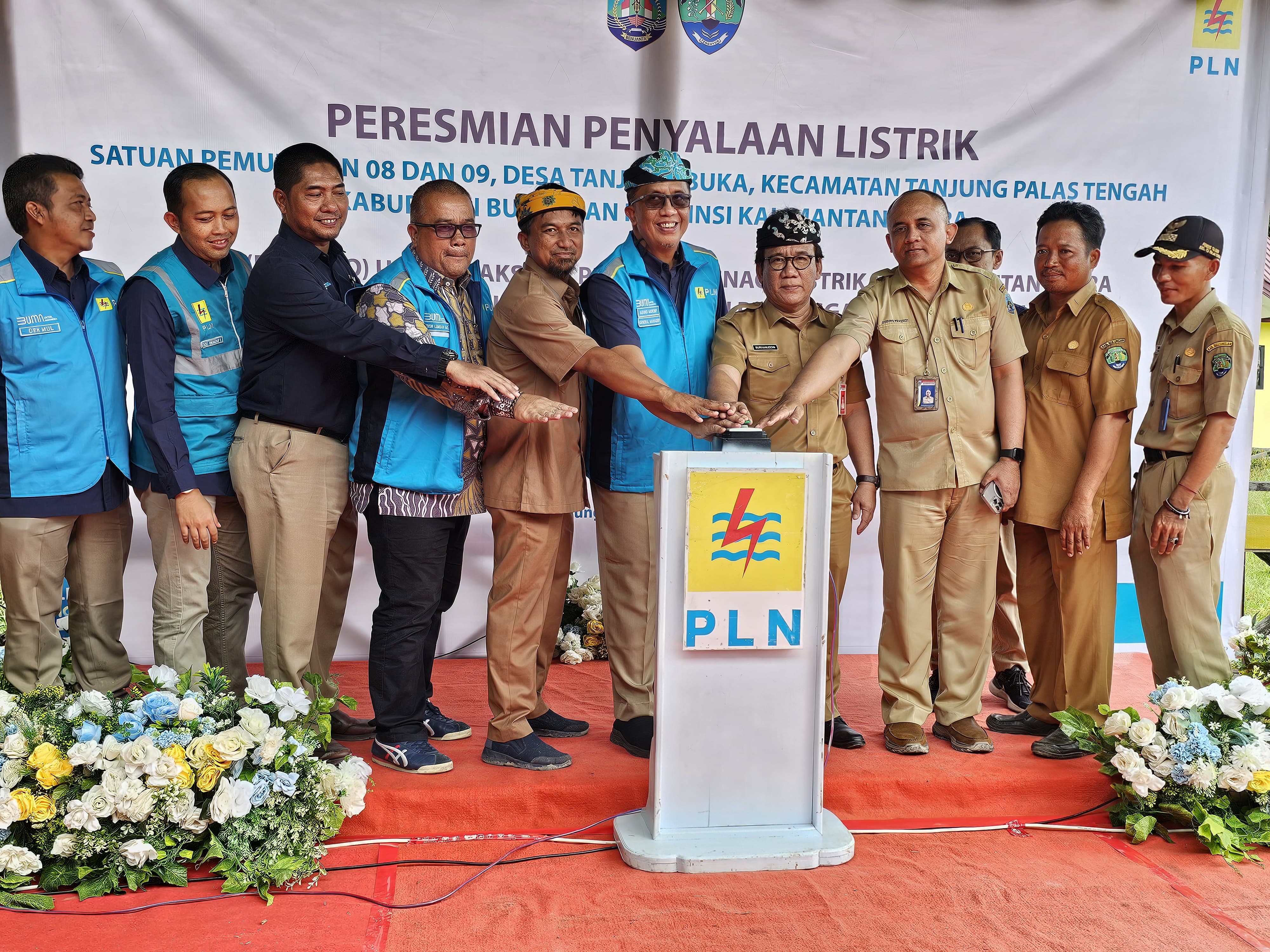 PLN Berhasil Energize Jaringan Tanjung Buka, Warga SP08 dan 09 Segera Nikmati Listrik 