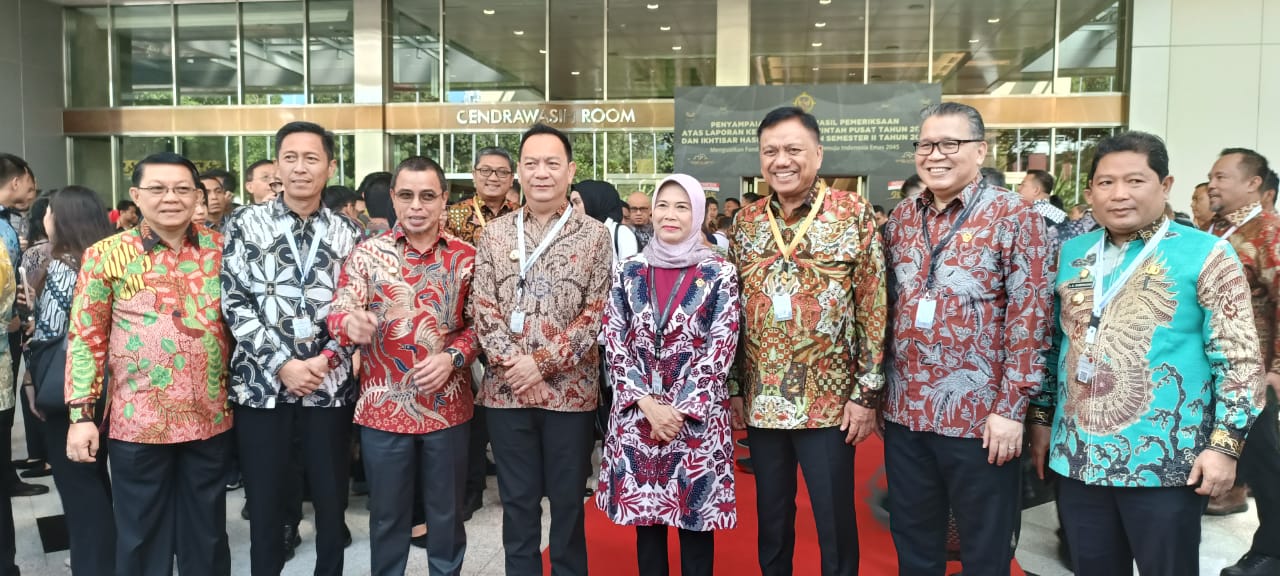 Wali Kota Tomohon Caroll J.A Senduk menghadiri acara Penyampaian LHP BPK RI atas Pengelolaan dan Tanggung Jawab Keuangan Negara di Jakarta Convention Center (JCC) Jakarta Pusat. (Foto: Istimewa)