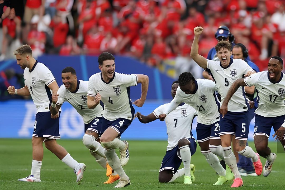 Final Euro 2024 akan mempertemukan Spanyol melawan Inggris. Pertandingan ini akan digelar di Olympiastadion Berlin pada Senin, 15 Juli pukul 02.00 WIB dini hari. 