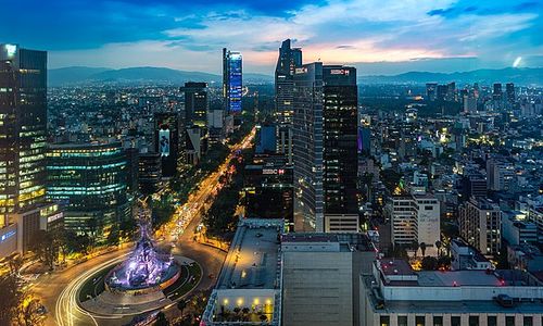 Mexico_City_Reforma_Street.jpg