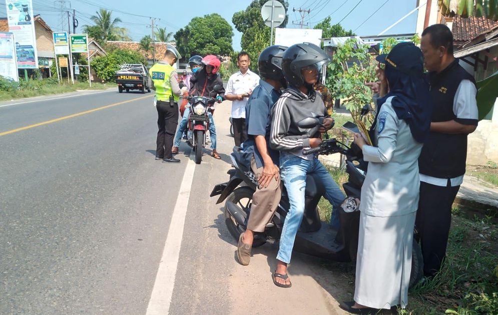 Tim Samsat Pringsewu Gugah Kesadaran Masyarakat Melalui Operasi Gabungan