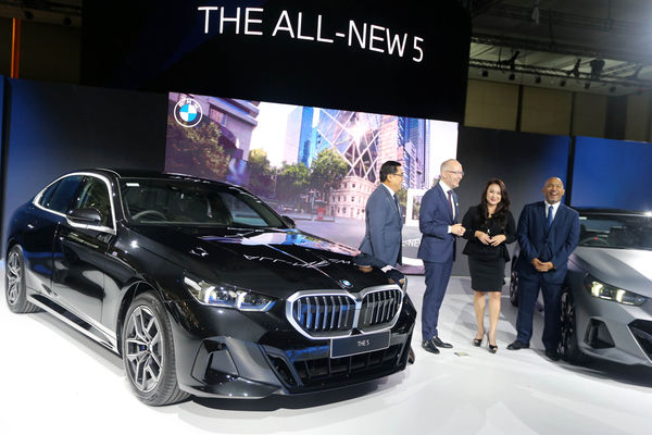 Peluncuran The All New 5 BMW - Panji 1.jpg