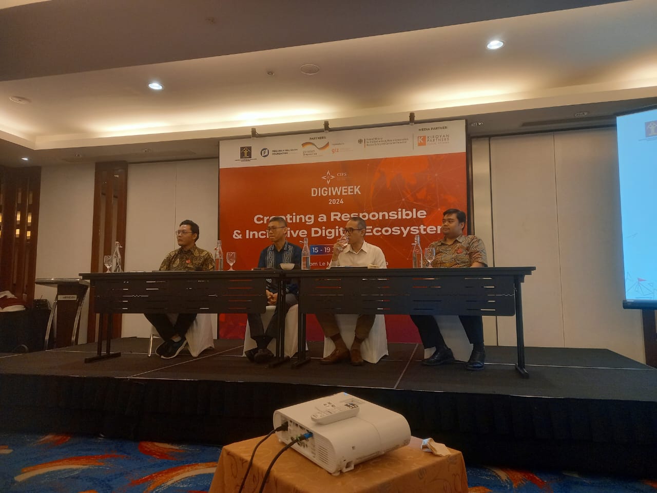 Press Briefing CIPS DigiWeek 2024 yang digelar pada Jumat, 19 Juli 2024.