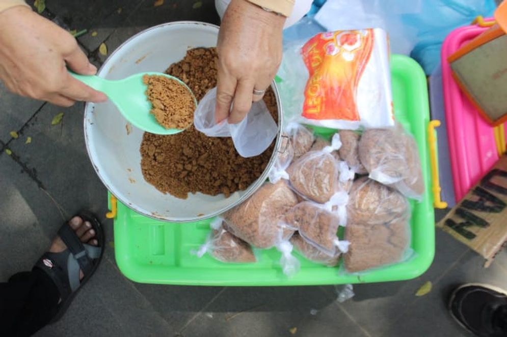 Menjaga Tradisi Menyantap Gulo Puan usai Salat Jumat, Kuliner unik Khas Palembang