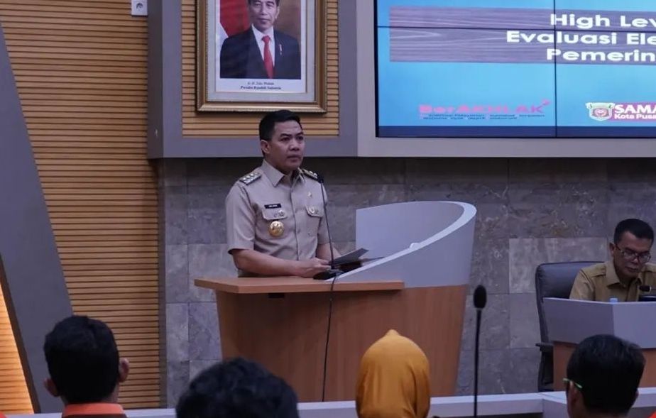 Walikota Samarinda Andi Harun menyebut PAD tekor.