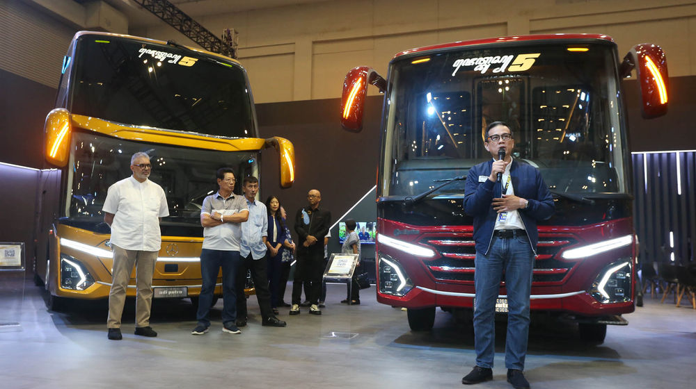 Serah Terima Bus Adiputro - Panji 1.jpg