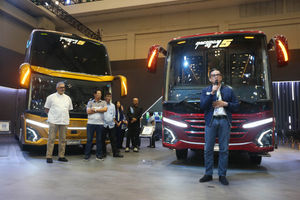 Serah Terima Bus Adiputro - Panji 1.jpg