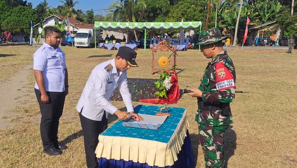 Pj Bupati Sikka Pimpin Acara Pembukaan TMMD ke-121 di Lapangan Golden Niata