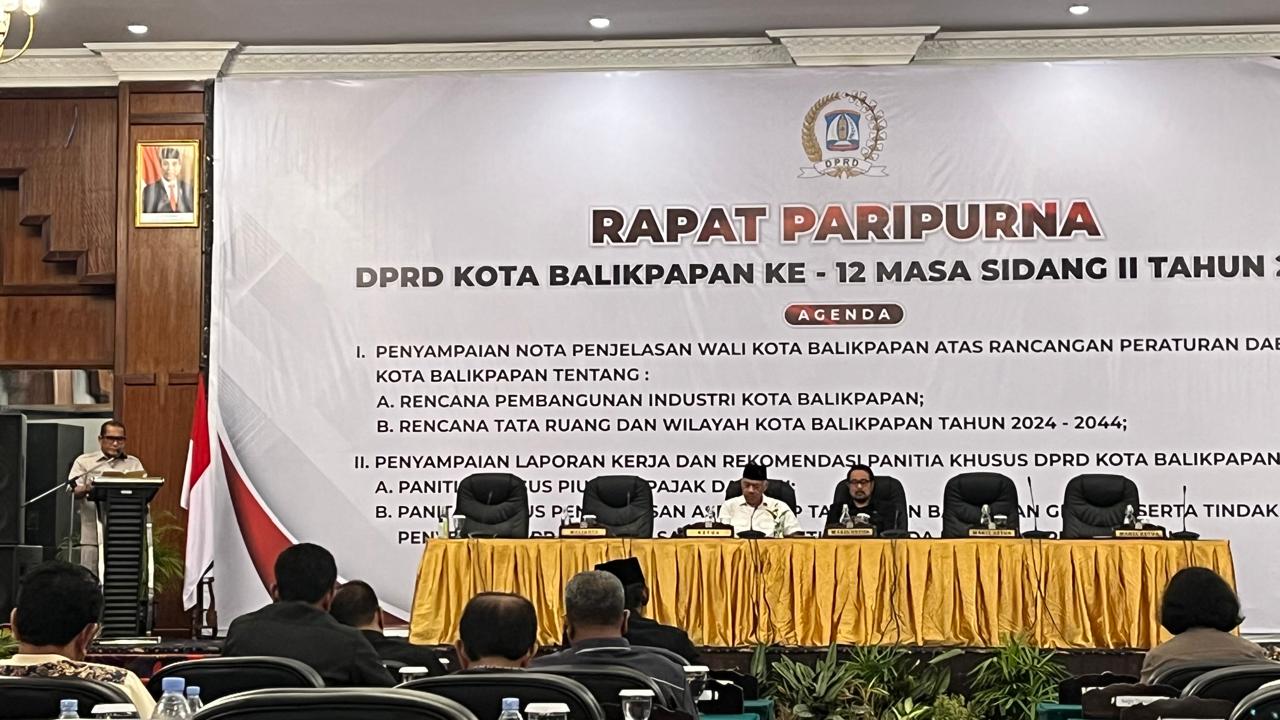 Paripurna DPRD Balikpapan Sampaikan Penjelasan Raperda Pembangunan Industri dan RTRW