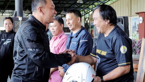 Jasa Raharja Bersama Komunitas Motor Tomohon Gelar Safety Riding dan Pembersihan Rambu Lalu Lintas