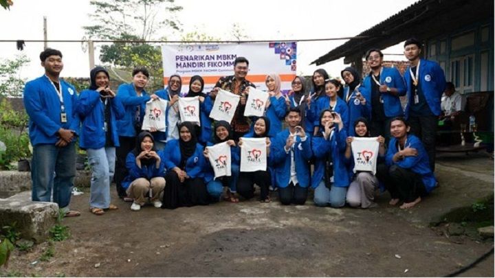 Dari MBKM Mandiri Community Service, Mahasiswa FIKOMM UMBY Peroleh Banyak Manfaat