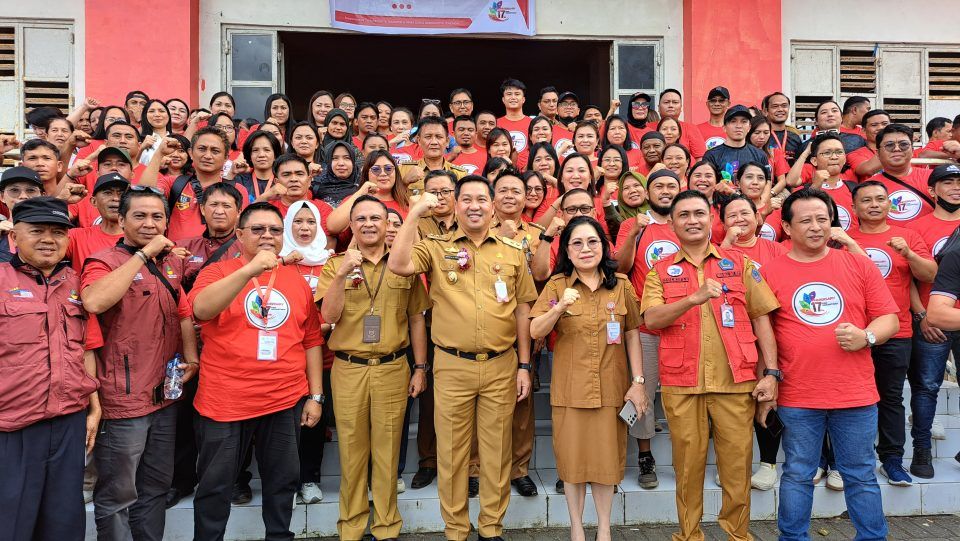 Sekretaris Daerah Kota Tomohon Edwin Roring saat menghadiri 17th Anniversary Program Keluarga Harapan (PKH) Nusantara Sulawesi Utara 2024 yang dipusatkan di Kota Tomohon. (Foto: Istimewa)