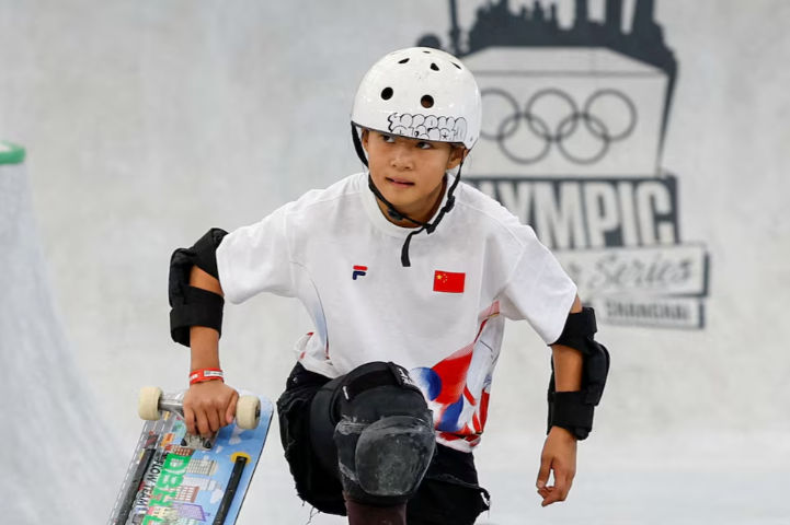 Atlet Termuda di Olimpiade Paris 2024, Zheng Haohao, seorang skateboarder dari China.