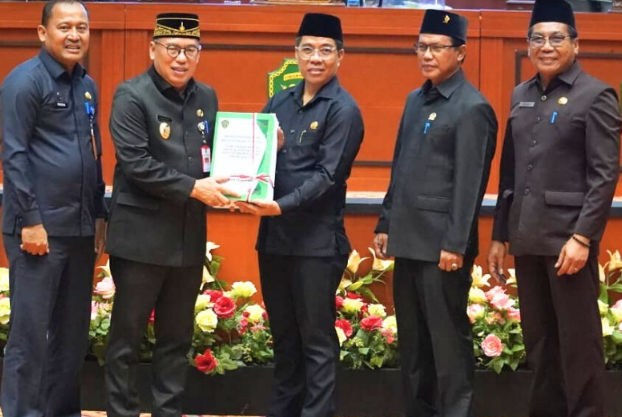 Paripurna Raperda Perubahan APBD 2024, PJ Bupati Paparkan Nota Keuangan 