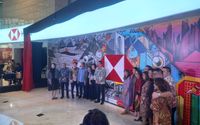 Sebagai bagian dari rangkaian perayaan 140 tahun di Indonesia, HSBC menggandeng seniman Arnis Muhammad untuk membuat mural di kantor HSBC di World Trade Center Indonesia.