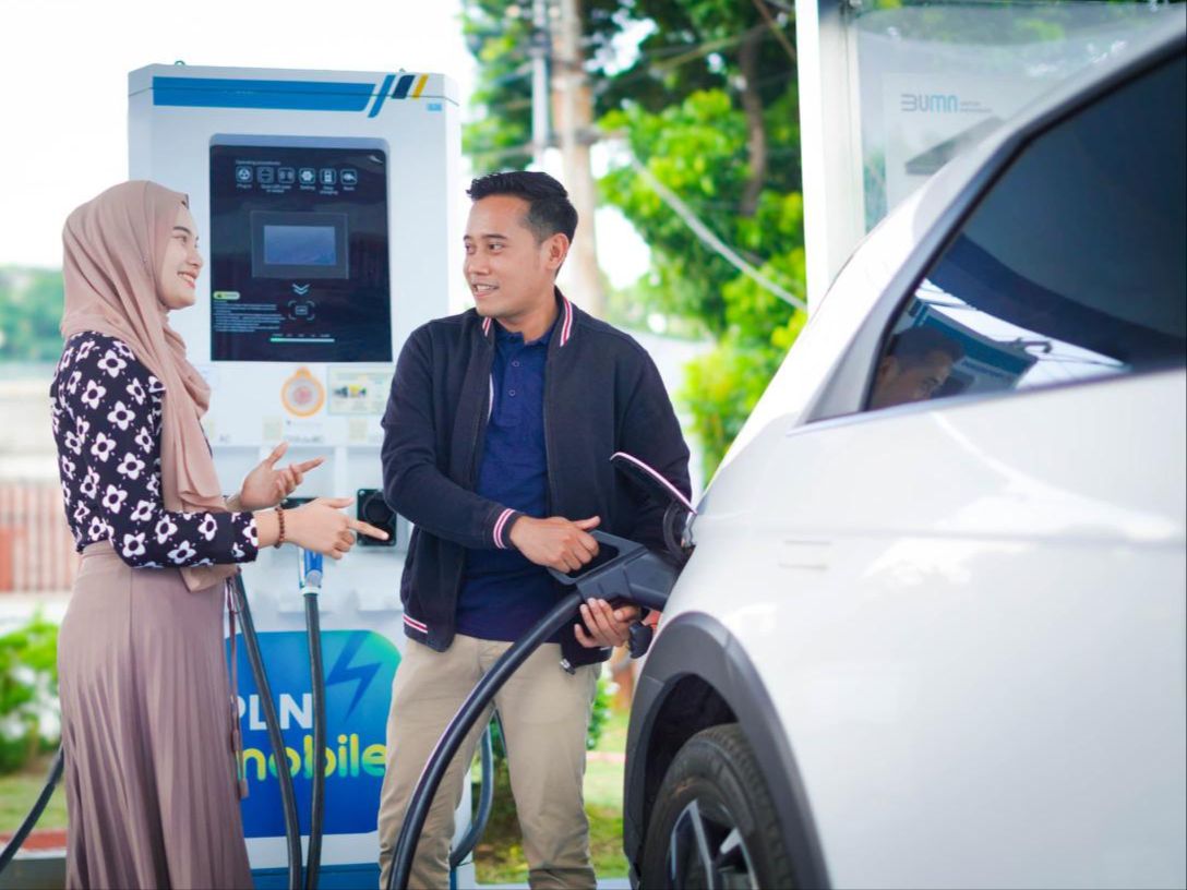 PLN Tambah Charging Station Kendaraan Listrik di Berbagai Daerah