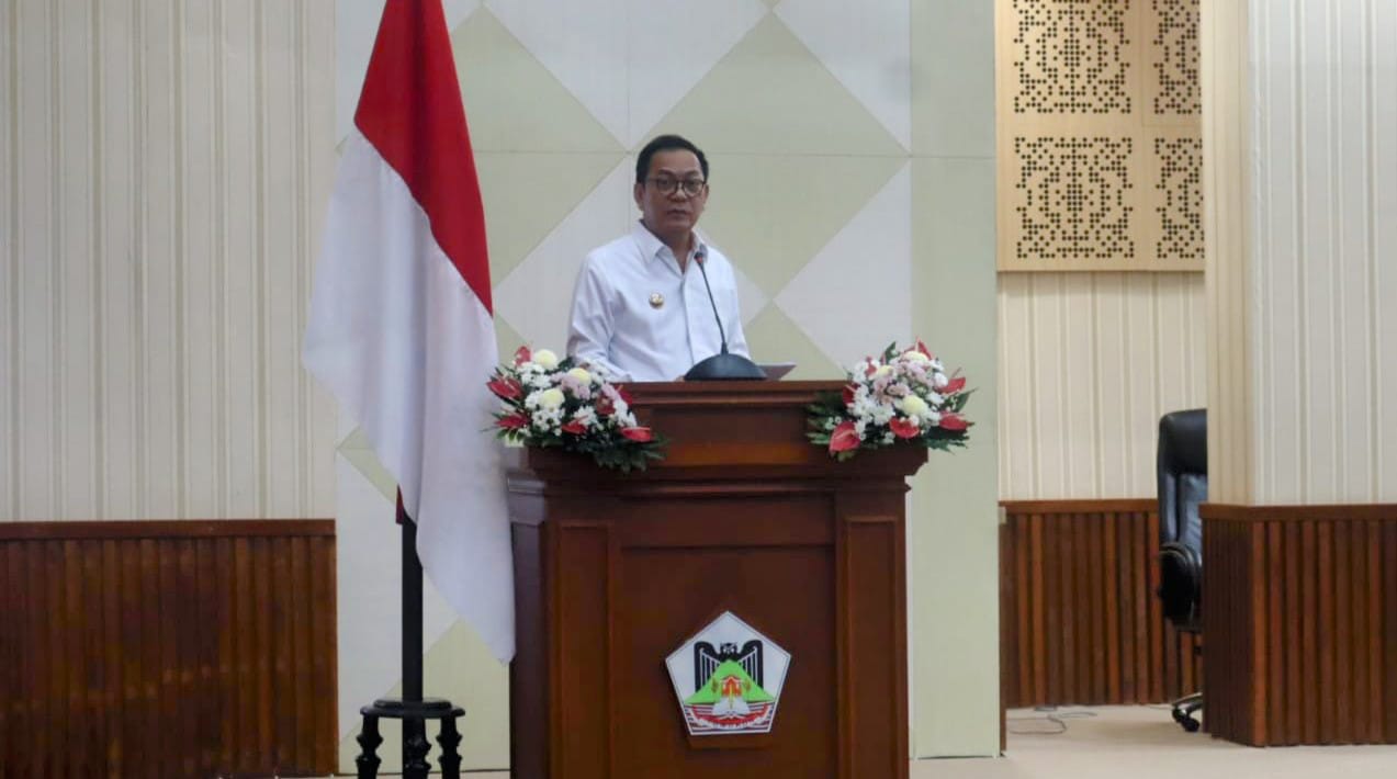 Wali Kota Tomohon Caroll Joram Azarias Senduk, saat menghadiri sekaligus menyampaikan sambutannya pada Rapat Paripurna DPRD Kota Tomohon. (Foto: Istimewa)