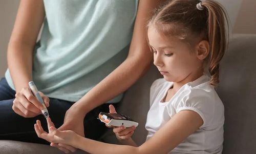 Ilustrasi anak tes diabetes.