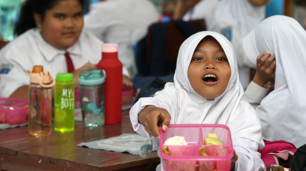 Gibran Tinjau Ujicoba Makan Siang Gratis - Panji 6.jpg