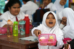 Gibran Tinjau Ujicoba Makan Siang Gratis - Panji 6.jpg