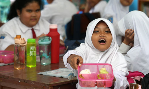 Gibran Tinjau Ujicoba Makan Siang Gratis - Panji 6.jpg