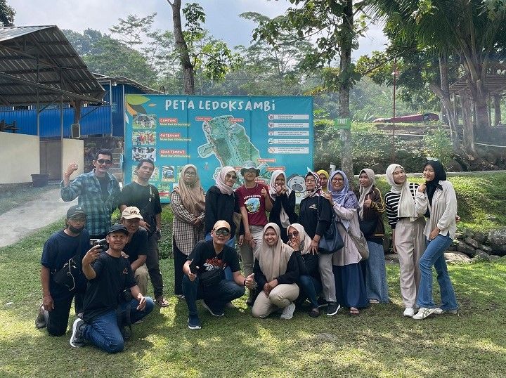 Tim PkM FE UMBY Ajak Pengelola Wisata Kampung Sawah Durimanis Studi Banding ke Ledok Sambi Ecopark