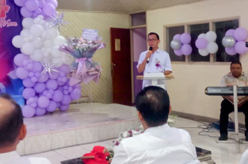 Wali Kota Tomohon Caroll Joram Azarias Senduk saat membawakan sambutannya pada Ibadah Syukur Hari Ulang Tahun (HUT) Ke-74 RSU GMIM Bethesda Tomohon. (Foto: Jor)