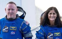 Barry “Butch” Wilmore dan Sunita Williams.jpg