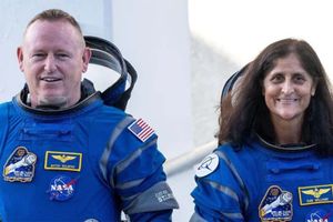 Barry “Butch” Wilmore dan Sunita Williams.jpg