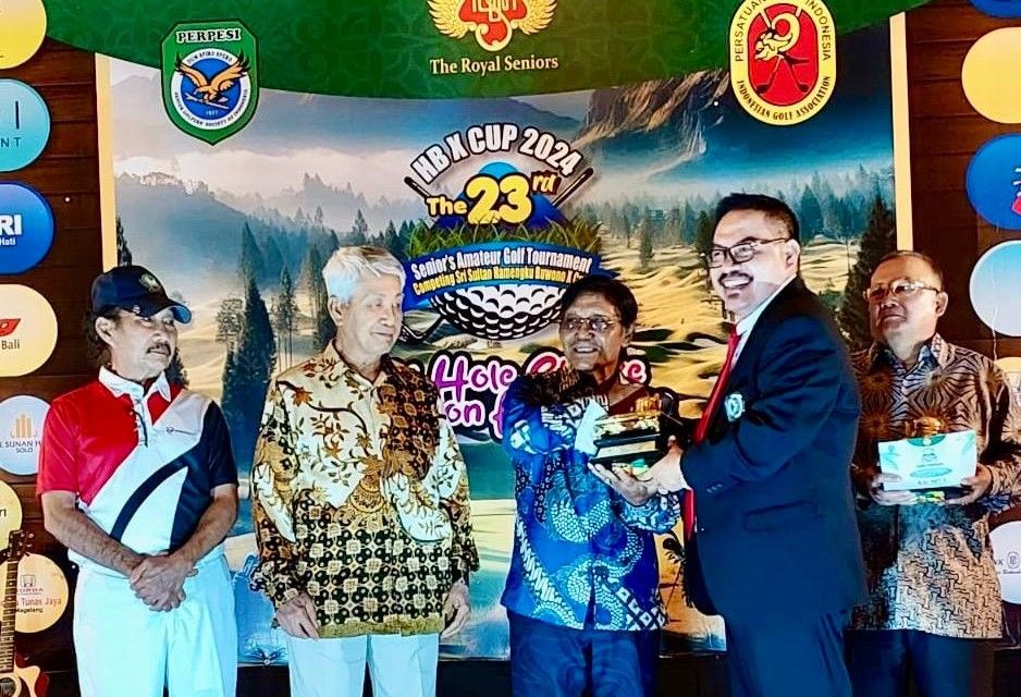 Ketua apindo kaltim, slamet brotosiswoyo juara 1 flight – e, the 23th Senior’s Amateur Golf Tournament Competing Sri Sultan Hamengku Buwono X Cup. 